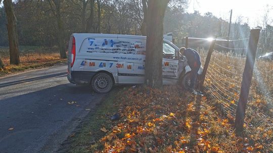 Kolizja ciężarówki i auta dostawczego