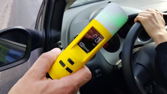 Koło szkoły zatrzymano nietrzeźwego kierowcę