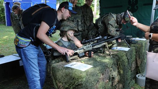 Komandosi i rekonstruktorzy na festynie [fotorelacja]