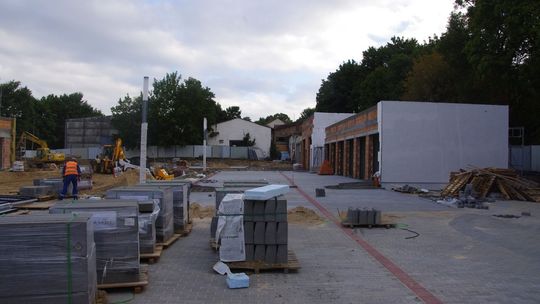 Komenda rośnie jak na drożdżach