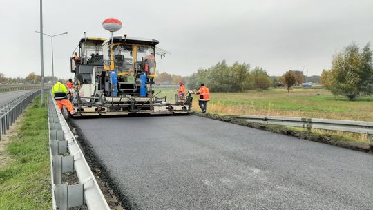 Koniec prac bitumicznych przy realizacji inwestycji