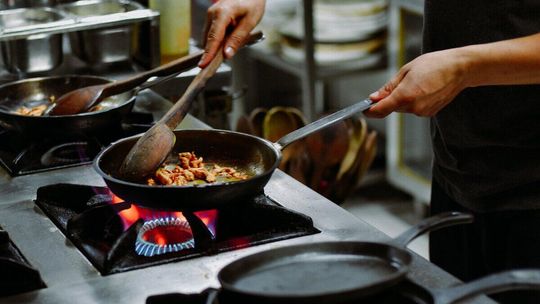 Ceny gazu pójdą w górę. Sprawdź co z nowymi taryfami po wstrzymaniu dostaw z Bliskiego Wschodu Ceny gazu pójdą w górę. Sprawdź co z nowymi taryfami po wstrzymaniu dostaw z Bliskiego Wschodu