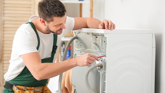 Prawo do naprawy AGD i elektroniki. Nowe przepisy UE zakończą erę wyrzucania sprzętu
