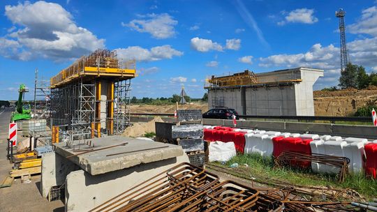 Koniec z zawracaniem w Niemczech i wygodniejsza kontrola. Nowy wiadukt na A6