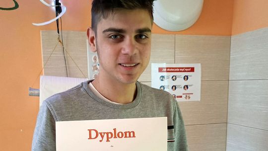 Konrad Mazurek laureatem konkursu „Bez przemocy”