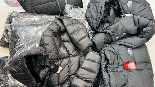 Handlowała podróbkami i teraz grozi jej nawet 2 lata więzienia. Co zarekwirowali funkcjonariusze?