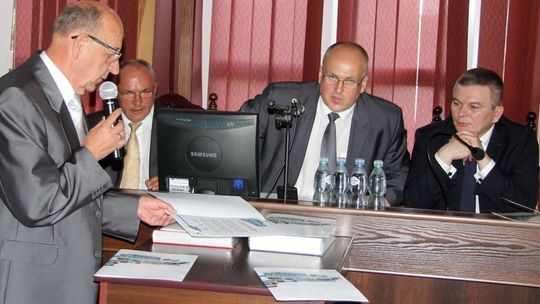 Konsultować, czy od razu uchwalać