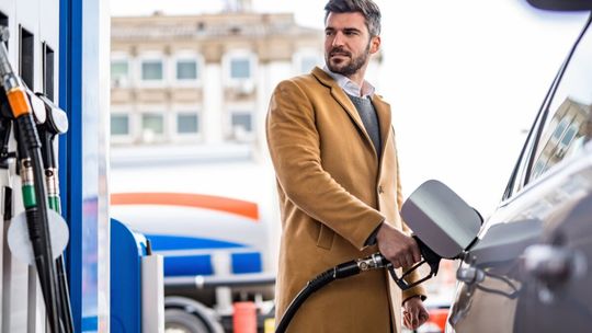 Kary za drogie paliwo. Resort Finansów podsumował tysiące kontroli na stacjach po zmianie prawa Kary za drogie paliwo. Resort Finansów podsumował tysiące kontroli na stacjach po zmianie prawa