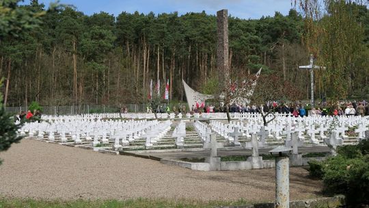 Kontrowersyjny pomysł imprezy na cmentarzu wojennym Kontrowersyjny pomysł imprezy na cmentarzu wojennym