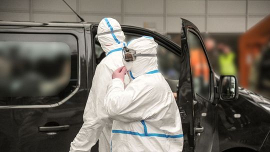 Koronawirusem zarazili się kobieta i mężczyzna