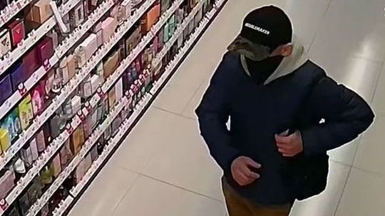 Kradł perfumy i słuchawki. Wpadł Kradł perfumy i słuchawki. Wpadł