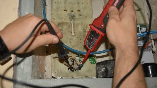 Kradli prąd i wpadli