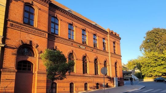 Kredytów zaczną udzielać na poczcie. Założysz konto, a nawet się ubezpieczysz