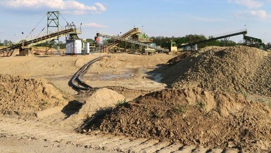 Kruszarka poważnie raniła pracownika