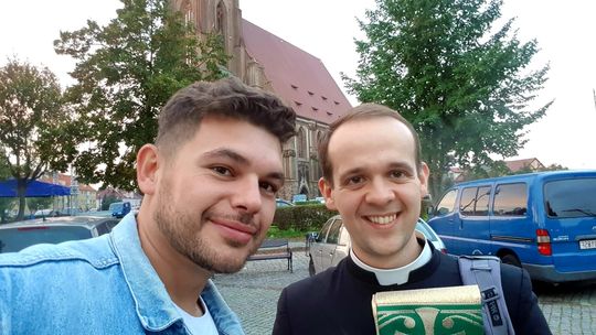 Ksiądz Maciej Czaczyk i raper Tau stworzyli teledysk promujący film o kardynale Wyszyńskim