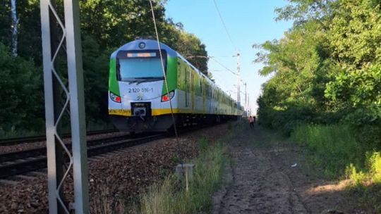 Ksiądz wszedł na tory. Potrącił go pociąg