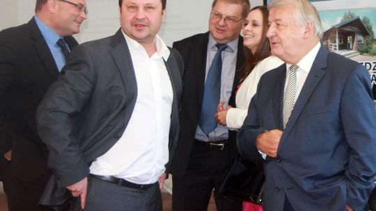 KSSE promuje przedsiębiorczość w strefach ekonomicznych w Modrym Lesie, a Gryfino nieobecne