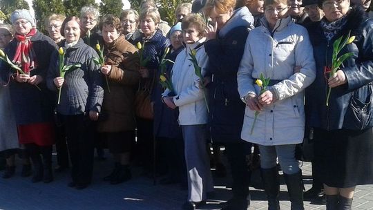 Kto uwijał się w kuchni, a komu śpiewano Sto lat!