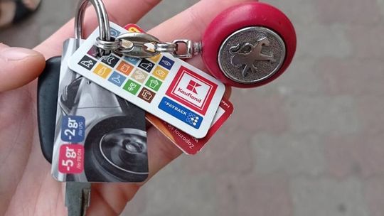 Kto zgubił klucze do auta?