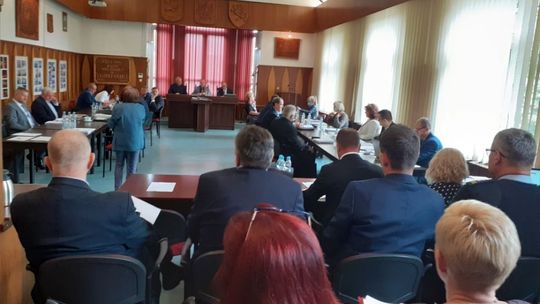 Ktoś ma coś tu do ukrycia - twierdzi radna Wisińska. Kruczki prawne zdecydują o porządku obrad