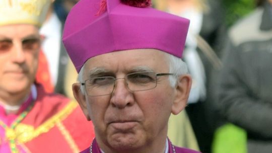 Kto planował zamach na arcybiskupa. Sprawa może łączyć się z konfliktem arcybiskupa z byłym księdzem?