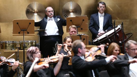 Kubańskie rytmy i elektroniczne eksperymenty na urodziny