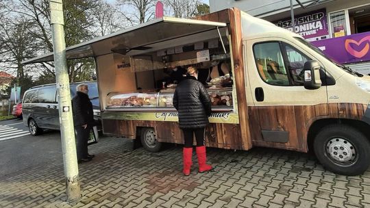 Kwitnie handel pod Gryfeną