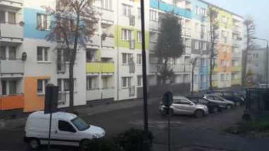 Lampa może przewrócić się w każdej chwili i dojdzie do nieszczęścia – ostrzega czytelnik