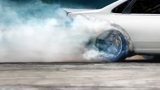 Drakońskie kary dla piratów drogowych. Nowa lista wykroczeń i mandaty do 5000 zł ruszają od poniedziałku Drakońskie kary dla piratów drogowych. Nowa lista wykroczeń i mandaty do 5000 zł ruszają od poniedziałku