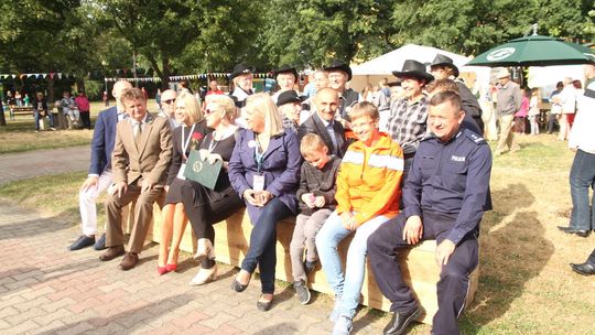 Ława pamięci od leśników