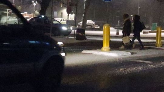 Ledwo wyhamowałam przed pieszym w ciemnym ubraniu