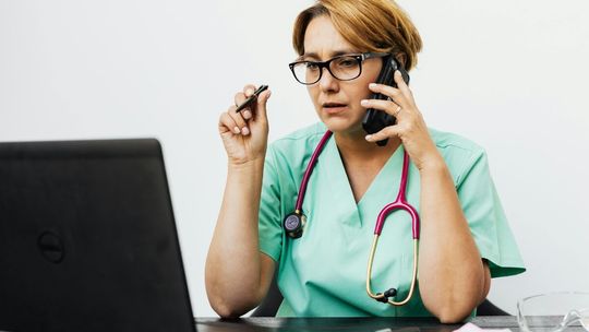 Atak na gabinety lekarskie. Cyberprzestępcy kradną dane przez mObywatela i wystawiają psychotropy