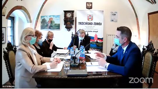 Likwidacja szkół w Gogolicach i Stołecznej przegłosowana Likwidacja szkół w Gogolicach i Stołecznej przegłosowana