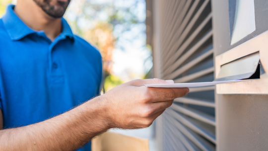 Co z listonoszami w erze elektronicznych przelewów i przesyłek z paczkomatu?