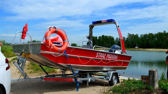 Strażacy dostali łodzie ratownicze. Pomieszczą aż 8 osób