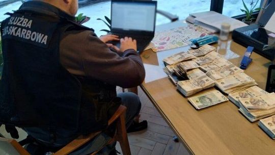 Miliony w błocie. Koniec luksusowego życia znanych influencerów