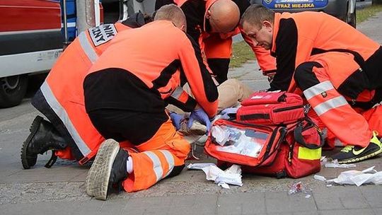 Łowił ryby i… poraził go prąd tak, że wpadł do wody