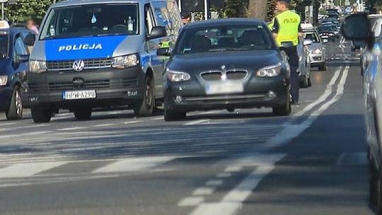 Lubi narkotyki, alkohol i swoje BMW