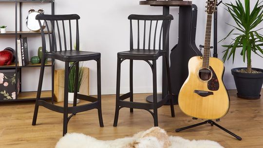 Luksus i elegancja: Wybór krzeseł Art Deco dla wnętrz pełnych blasku