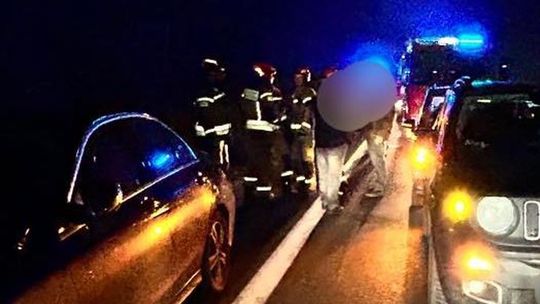 Luksusowy Jaguar i narkotyki. Policyjna akcja w Pniewie zakończona zatrzymaniem prawa jazdy.