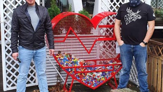 Ma serce do serducha. Pojemnik na nakrętki także w Gryfinie