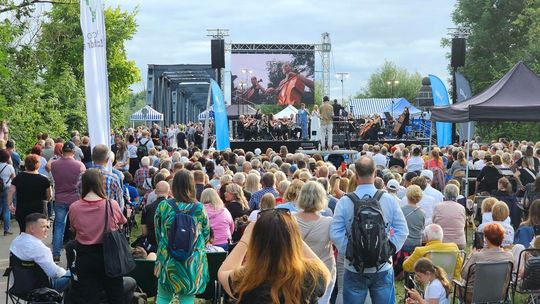 Magia muzyki nad Odrą: Wyjątkowy koncert „La Dolce Vita” na Moście Europejskim w Siekierkach