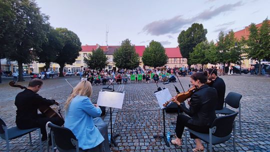 Magiczny wieczór pod chmurką - relacja z Music West Fest