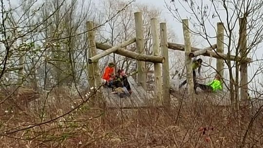 Małpi gaj za mostem