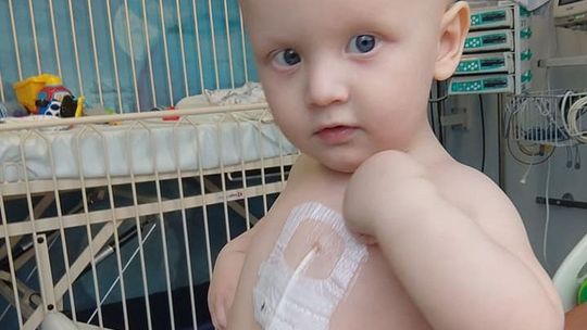 Malutki Michaś toczy bój o życie. Pomóż Michałkowi Walecznemu pokonać nowotwór!