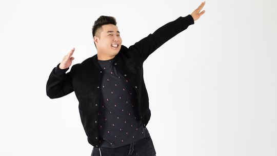 Mamy darmowe bilety na występ Bilguuna Ariunbaatara w Gryfinie. Mongoł stand-upu zaprasza! Mamy darmowe bilety na występ Bilguuna Ariunbaatara w Gryfinie. Mongoł stand-upu zaprasza!