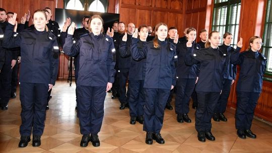 Mamy nowych policjantów. Po krótkim szkoleniu na służbę