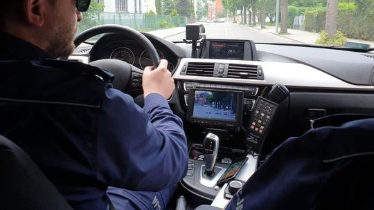 Mandaty za nie używanie kierunkowskazu i nieodpowiednie światła