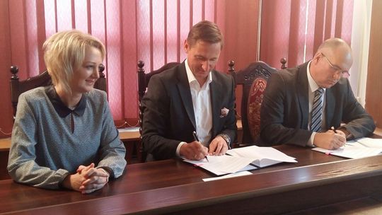 Marszałek Geblewicz i radna Dudar odwiedzą inwestycje drogowe w Gryfinie Marszałek Geblewicz i radna Dudar odwiedzą inwestycje drogowe w Gryfinie