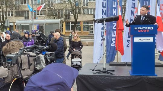 Mentzen chce wyprzedzić Nawrockiego. Spotkanie wyborcze w Gryfinie Mentzen chce wyprzedzić Nawrockiego. Spotkanie wyborcze w Gryfinie